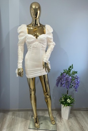 Zdjęcie oferty: Sukienka biała  Prettylittlething