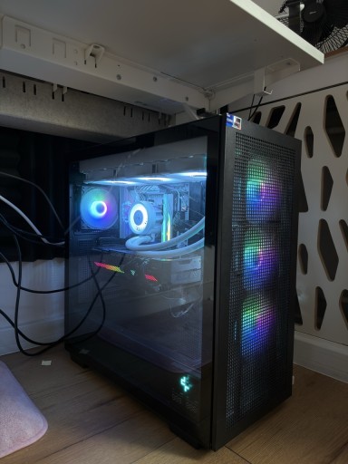 Zdjęcie oferty: Komputer Gamingowy (Ryzen 9800X3D)