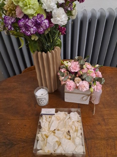 Zdjęcie oferty: Płatki róż, zakonserwowane, biodegradowalne ślub 