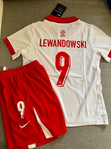 Zdjęcie oferty: Koszulka i spodenki Polska Lewandowski dla dzieci