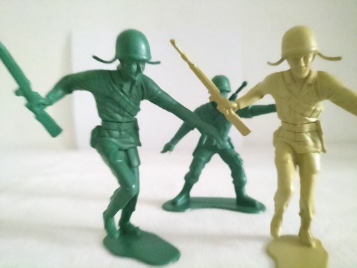 Zdjęcie oferty: żołnierzyki figurki duże 10 cm 