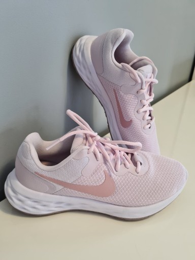 Zdjęcie oferty: buty damskie sportowe Nike różowe Revolution 6 38