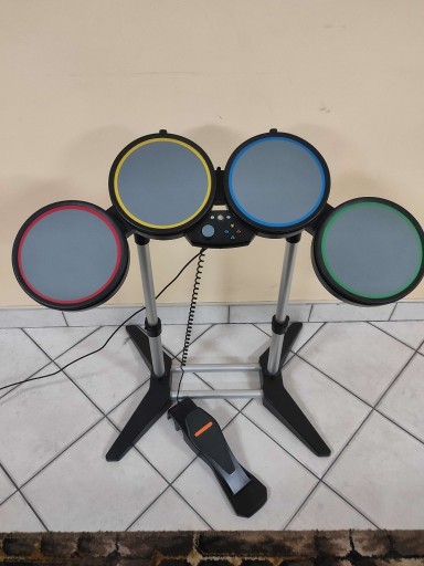 Zdjęcie oferty: Xbox 360 Rockband perkusja gitara + GRATISY!