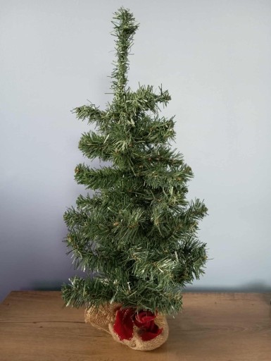 Zdjęcie oferty: Mała sztuczna choinka 69 cm x 27 cm x 27 cm