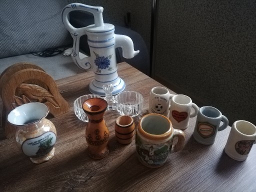 Zdjęcie oferty: Studnia porcelana. Kufle wazoniki lampka