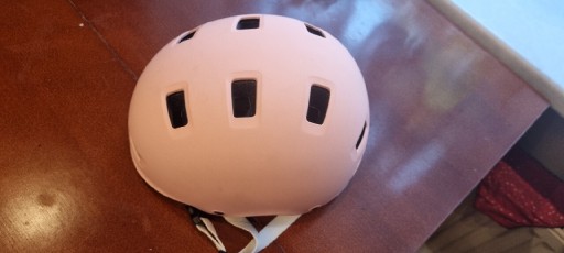 Zdjęcie oferty: Kask na rower, wrotki, rolki