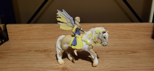 Zdjęcie oferty: Schleich bayala elf Sera na koniu figurki 2006 r.