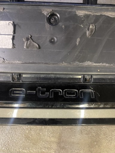 Zdjęcie oferty: Zderzak przód do Audi Q4 E-tron 