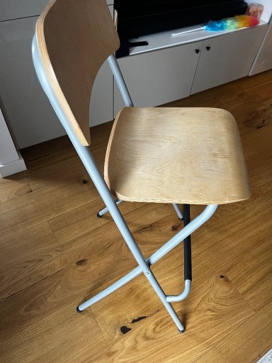Zdjęcie oferty: Hoker drewniany Ikea wysokie krzesło  2 sztuki
