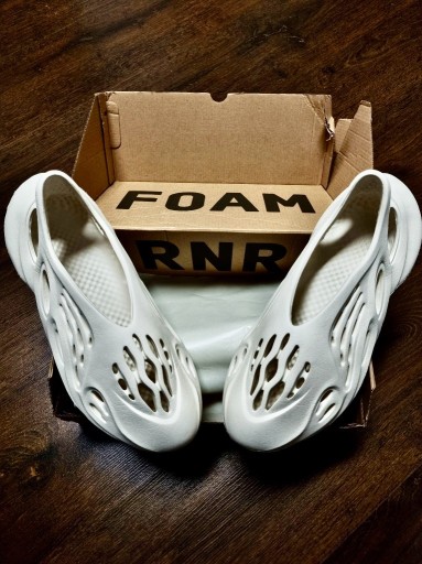 Zdjęcie oferty: Buty klapki adidas Yeezy Foam RNNR Ararat Runner YZY White Białe Kanye West