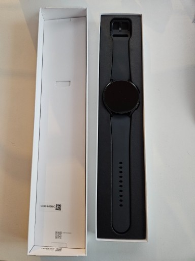 Zdjęcie oferty: Sprzedam nowy Galaxy Watch6 44mm czarny