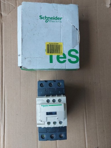 Zdjęcie oferty: Stycznik mocy Schneider Electric LC1D65A