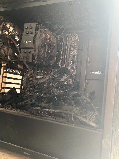 Zdjęcie oferty: Komputer AMD Ryzen 7 3700X, 16GB RAM, bez karty graficznej i dysku, bequiet