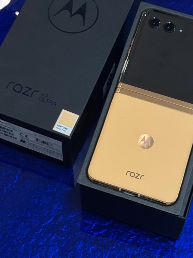 Zdjęcie oferty: Nowy Smartfon Motorola Razr 40 Ultra 8 GB / 256 GB 5G – Pomarańczowy