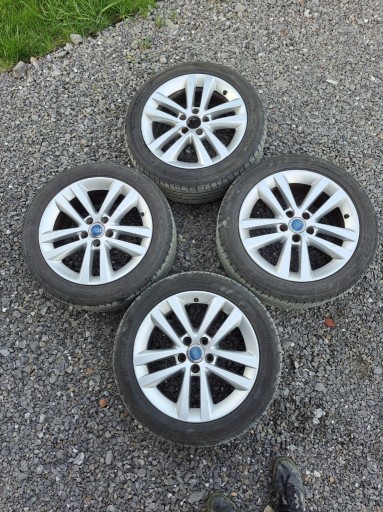 Zdjęcie oferty: Komplet felg aluminiowych i opon letnich 215/50 R17 95W