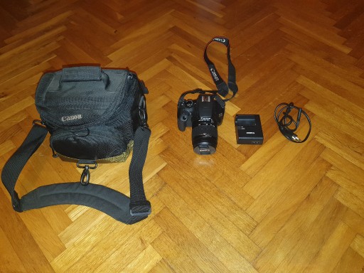 Zdjęcie oferty: Lustrzanka Canon EOS 1300D