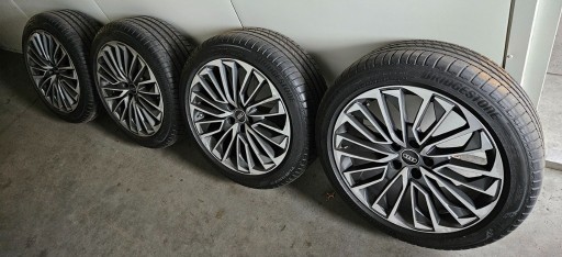 Zdjęcie oferty: Kola Audi 245/45 R19 Lato