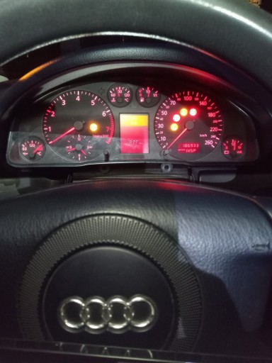 Zdjęcie oferty: audi A4 B5 licznik 