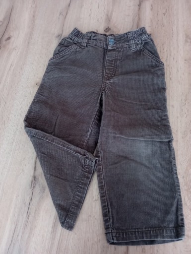 Zdjęcie oferty: Spodnie sztruksy chłopięce 92-98