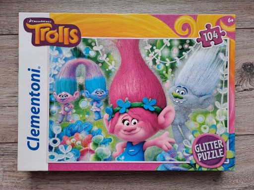 Zdjęcie oferty: Śliczne puzzle Trolls - brokatowe