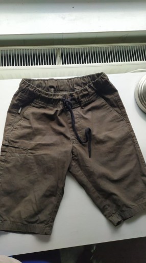 Zdjęcie oferty: Chłopięce spodenki Cropp- Khaki - rozm.28