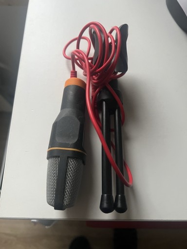 Zdjęcie oferty: Mikrofon pojemnościowy na statywie SF-666