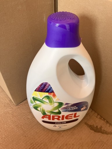 Zdjęcie oferty: Żel do prania Ariel 5,85l/120 do kolorów Polecam