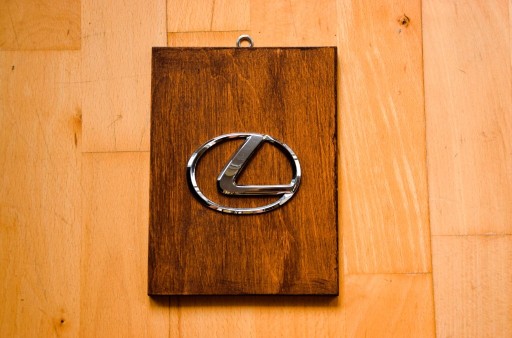 Zdjęcie oferty: Emblemat kolekcjonerski Lexus
