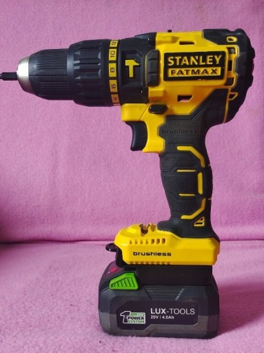 Zdjęcie oferty: Adapter Stanley Fatmax 18V na baterie LUX Tools 1P