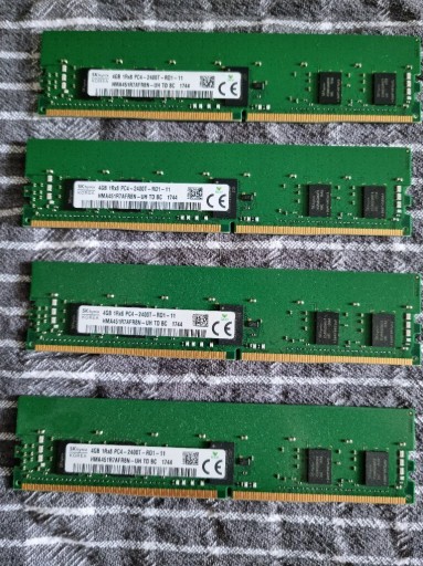 Zdjęcie oferty: 4x Sk Hynix HMA451R7AFR8N-UH 4Gb 1Rx8 DDR4