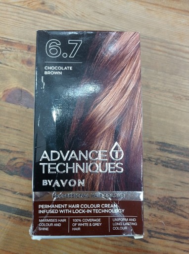 Zdjęcie oferty: Avon farba do włosów Adv Tech 6.7 Chocolate Brown 