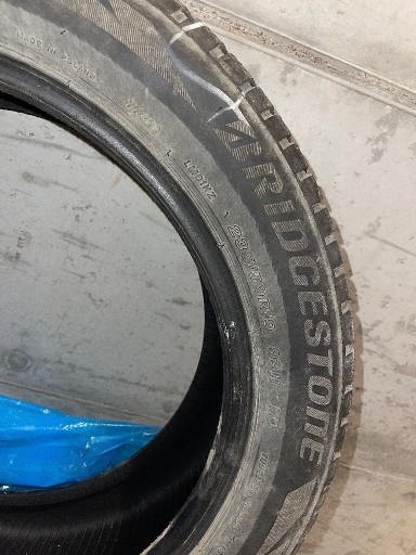 Zdjęcie oferty: Używane opony Bridgestone Blizzak LM001 235/50R19