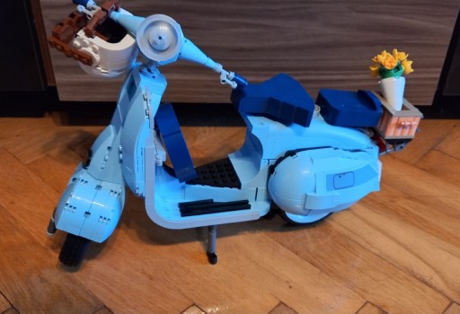Zdjęcie oferty: Niebieski włoski skuter Vespa zestaw klocków