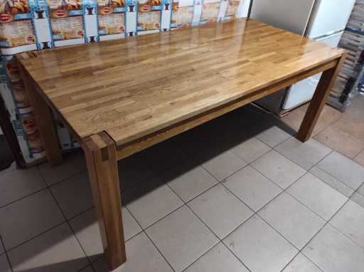 Zdjęcie oferty: Dębowy stół w bardzo dobrym stanie 