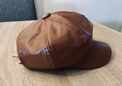Zdjęcie oferty: Damski beret z daszkiem brązowy