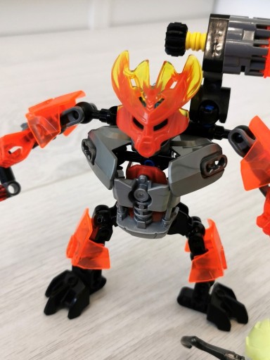 Zdjęcie oferty: Klocki LEGO Bionicle 70783 Obrońca ognia UNIKAT