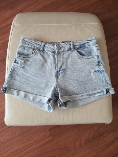 Zdjęcie oferty: spodenki jeansowe damskie Bershka 38/M przecierane