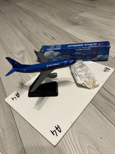 Zdjęcie oferty: model samolotu boeing 737-500 british midland