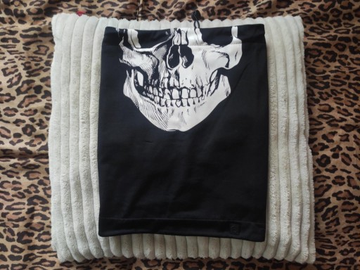 Zdjęcie oferty: Komin House Brand - Skull czarna, nieużywana 