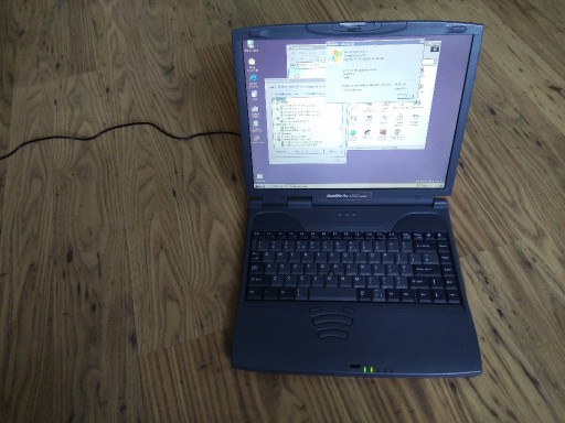 Zdjęcie oferty: Ładny retro laptop Toshiba Satellite Pro 4300