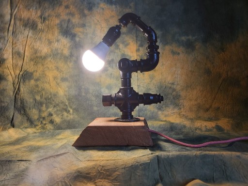 Zdjęcie oferty: Lampka loftowa, industriaona, z rur hydraulicznych