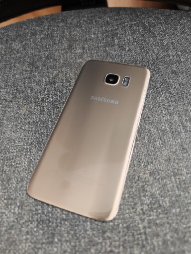 Zdjęcie oferty: Klapka Samsung Galaxy S7 edge Złota Bdb stan