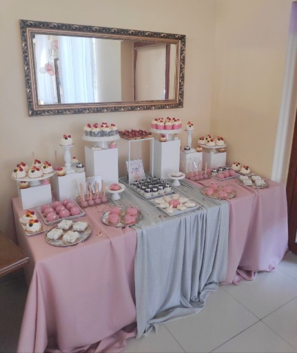 Zdjęcie oferty: Materiał słodki stół 1.4 m x 2.5 m różowy 