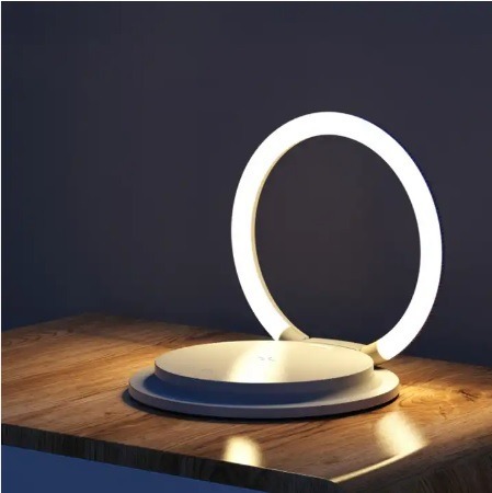 Zdjęcie oferty: Lampka nocna LED z funkcja ładowania indukcyjnego
