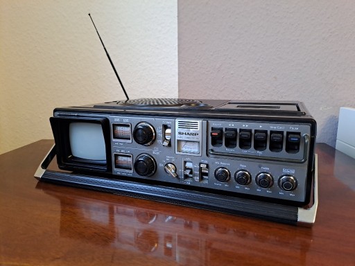 Zdjęcie oferty: SHARP 5P-27G radiomagnetofon z tv