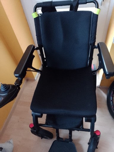 Zdjęcie oferty: Wózek inwalidzki elektryczny  NIEZNISZCZALNY!