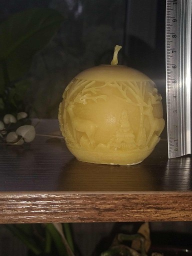 Zdjęcie oferty: Jelenie w lesie świeca z wosku pszczelego