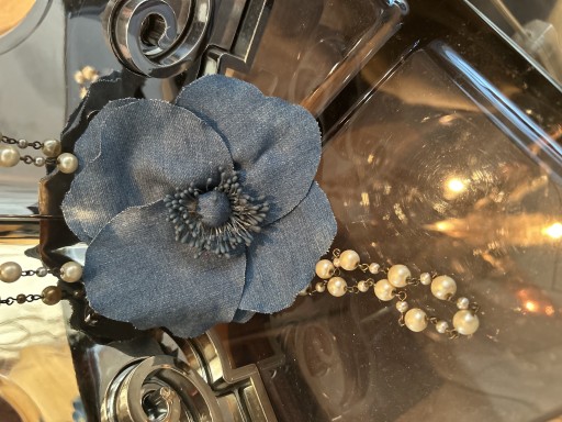 Zdjęcie oferty: Broszka jeansowa dżinsowa kwiat usztywniony