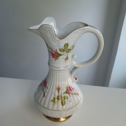 Zdjęcie oferty: Dzbanek z porcelany Chodzież