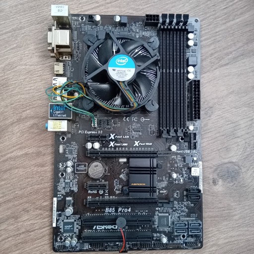 Zdjęcie oferty: Uszkodzona płyta główna ASRock B85 Pro4+i5 4430